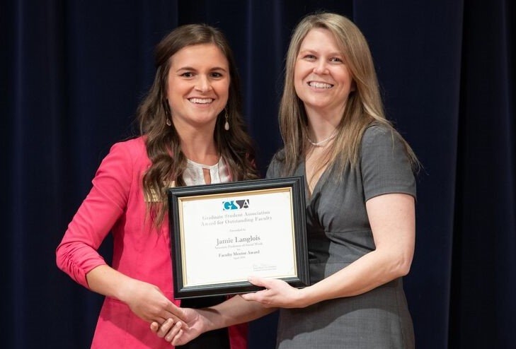 Professor Langlois Receives Outstanding Faculty Mentor Award